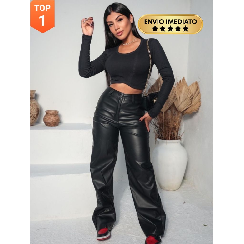 Calça Couro Fake Wide Leg Feminina Cintura Alta Preta Pantalona Retrô Blogueira Moda Gringa Balada com Pequenos Defeitos