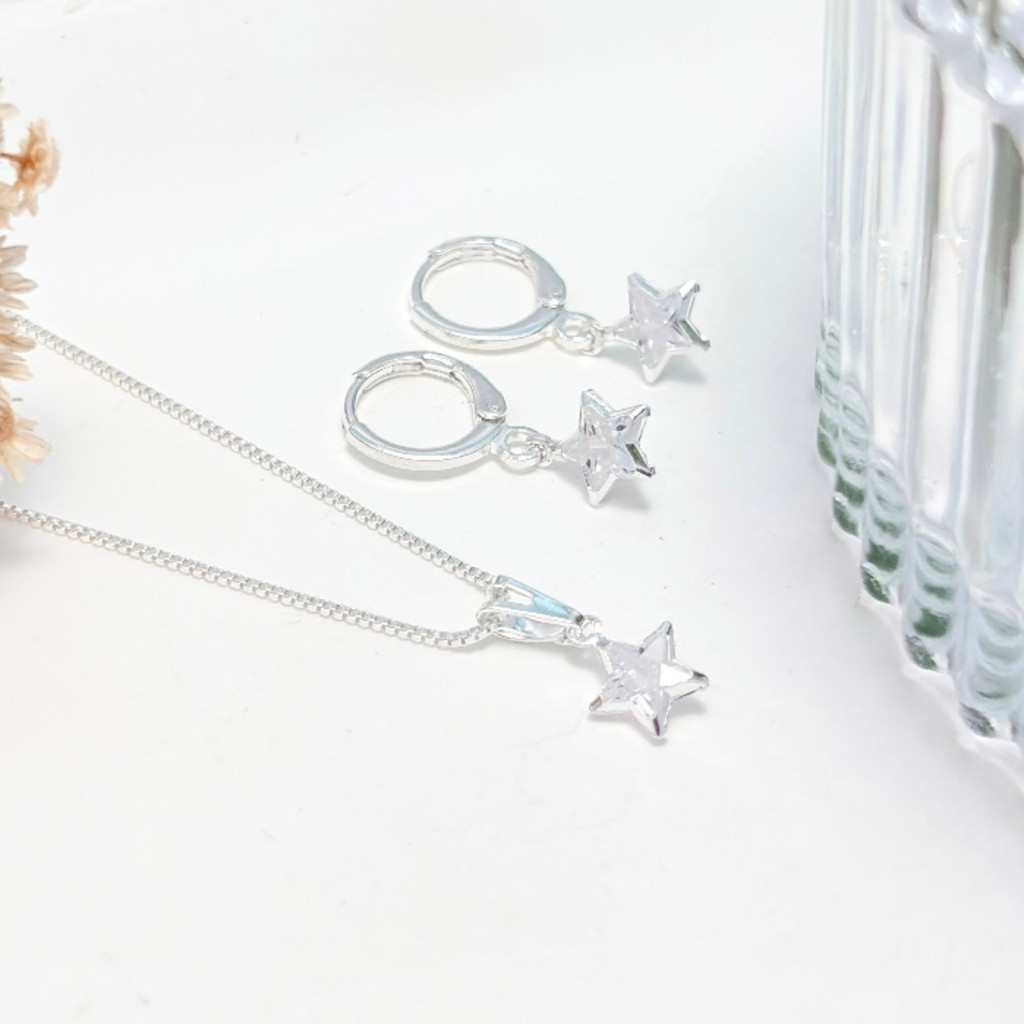 Colar e brincos com pingente de estrela, incrustados com zircônias ,banhadas a prata 925 ou ouro 18K em Oferta na Shopee