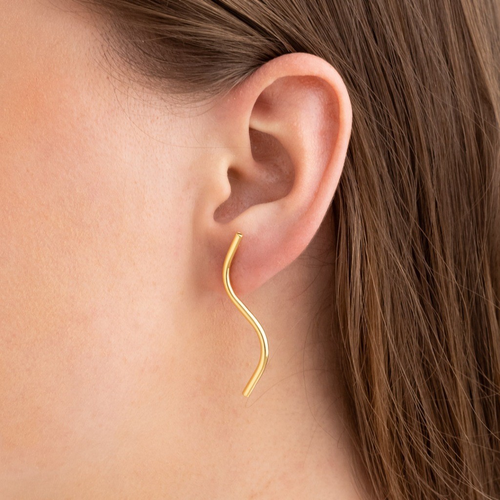 Brinco Feminino Dourado, Linha Elegante Semijoia Banhada a Ouro 18k, Delicado Uso Diário