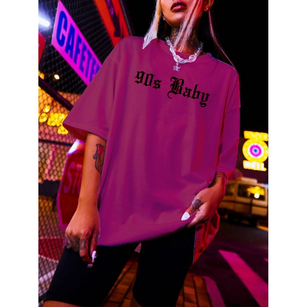 Camiseta Streetwear Cor Rosa 90S Baby Unissex Oversized Blusa Ombro Caido Manga Curta Longline