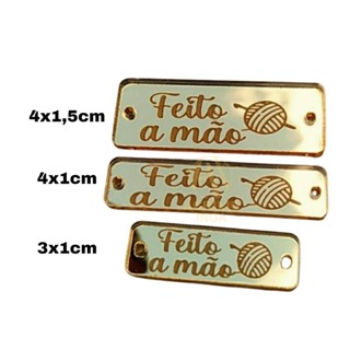 Kit 10 Etiquetas Medalha Tag de Acrílico com Frase "Feito a Mão" e simbolo novelo em Oferta na Shopee