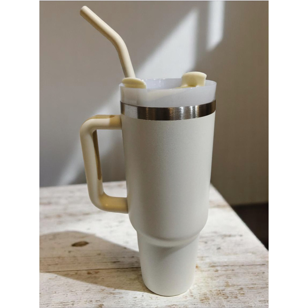 Copo Térmico Com Canudo Inox 1,200ml Com Tampa Garrafa Térmica 1.2l