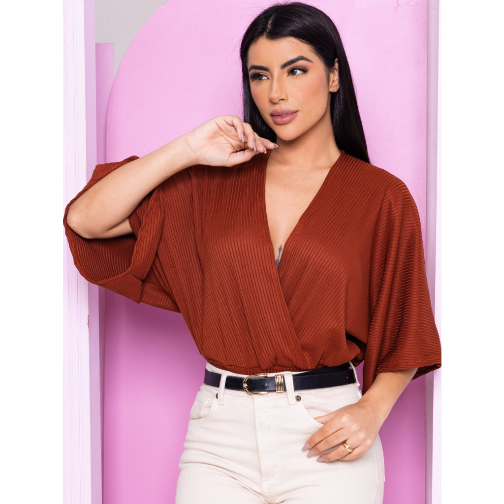 Blusa  Cropped Feminina Canelado Transpassada com Decote V Manga Morcego