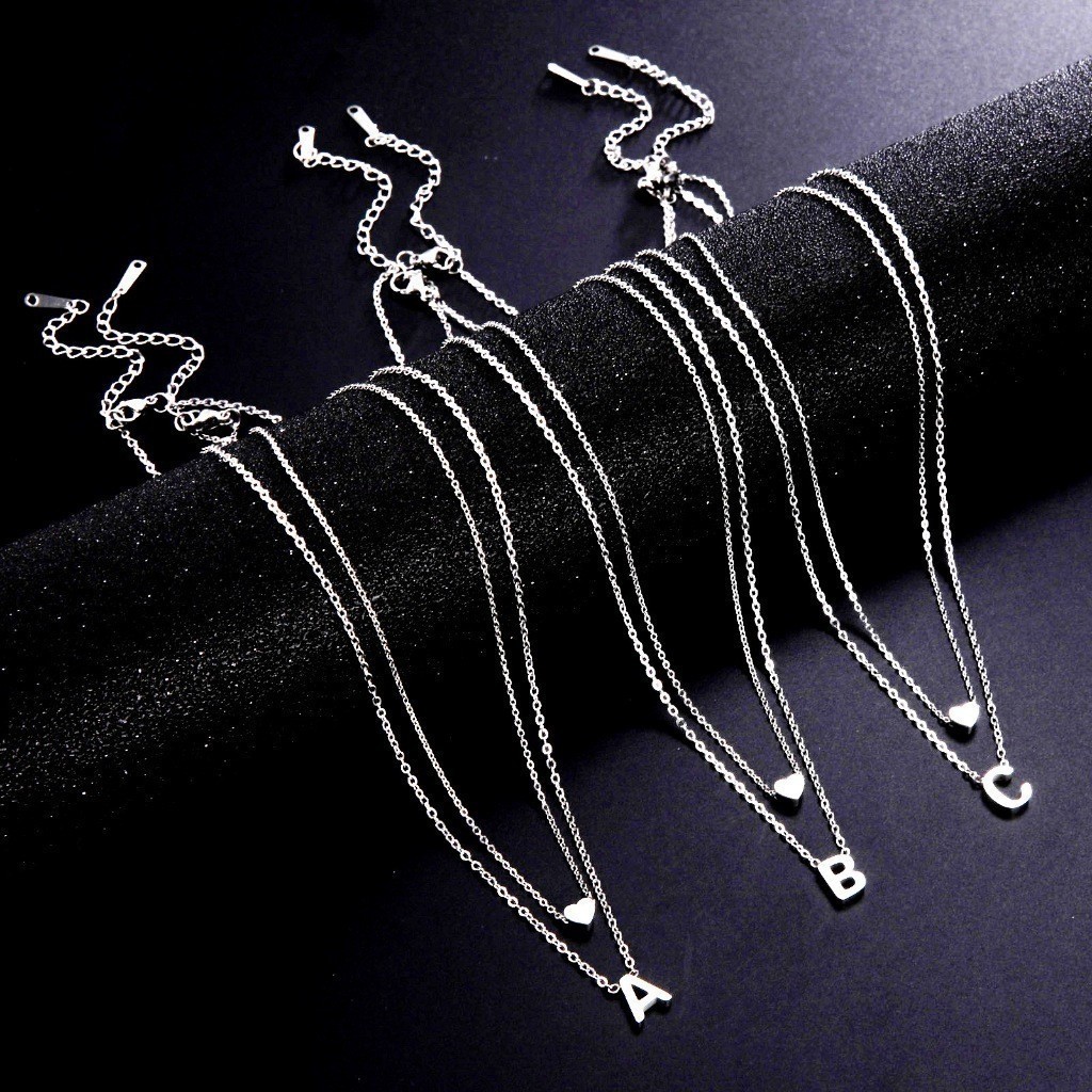 Kit 2 Colar Com Pingente Letras Feminina Inicial do Nome e Coração  banhado prata 925 ou ouro 18k em Oferta na Shopee