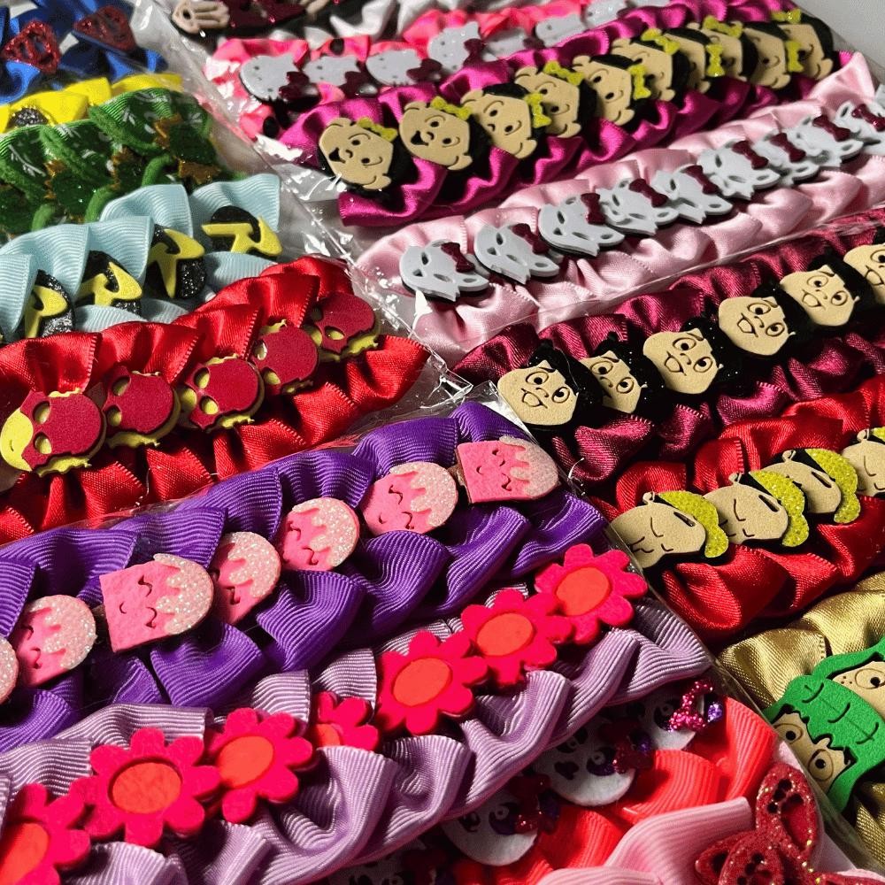 Laços Pet Premium 80 Unidades Tamanho Grande Escolha o Seu Dia das mães, Chaves, Heróis, Disney Glitter em Oferta na Shopee
