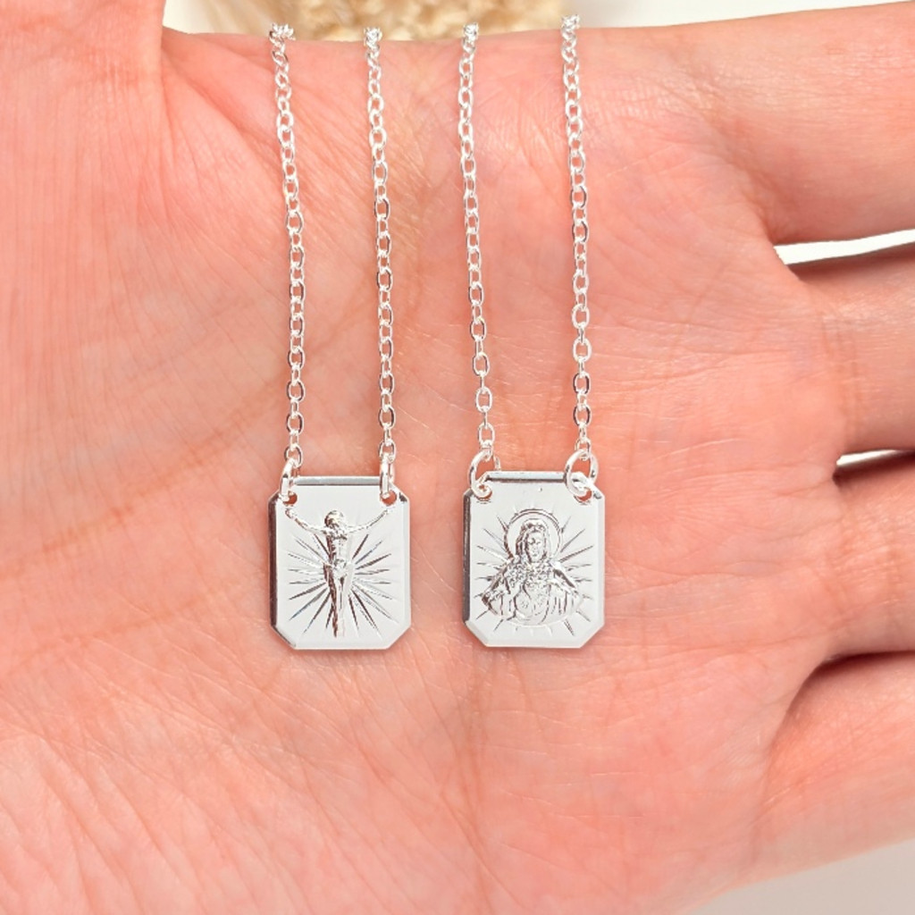 Escapulário Corrente Masculino com Sagrado Coração de Jesus e Jesus Cristo Crucifixo Banhado a prata 925 ou Ouro 18k
