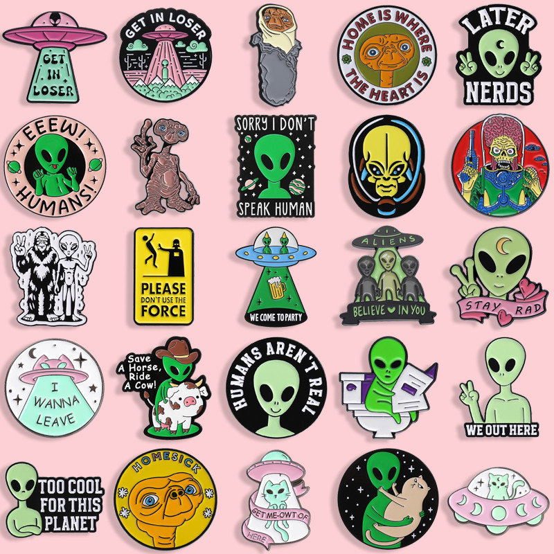 30 Nova Série Alienígena Esmalte Broche Moda Acessórios De Roupas Mochila Crachá Jóias Presentes