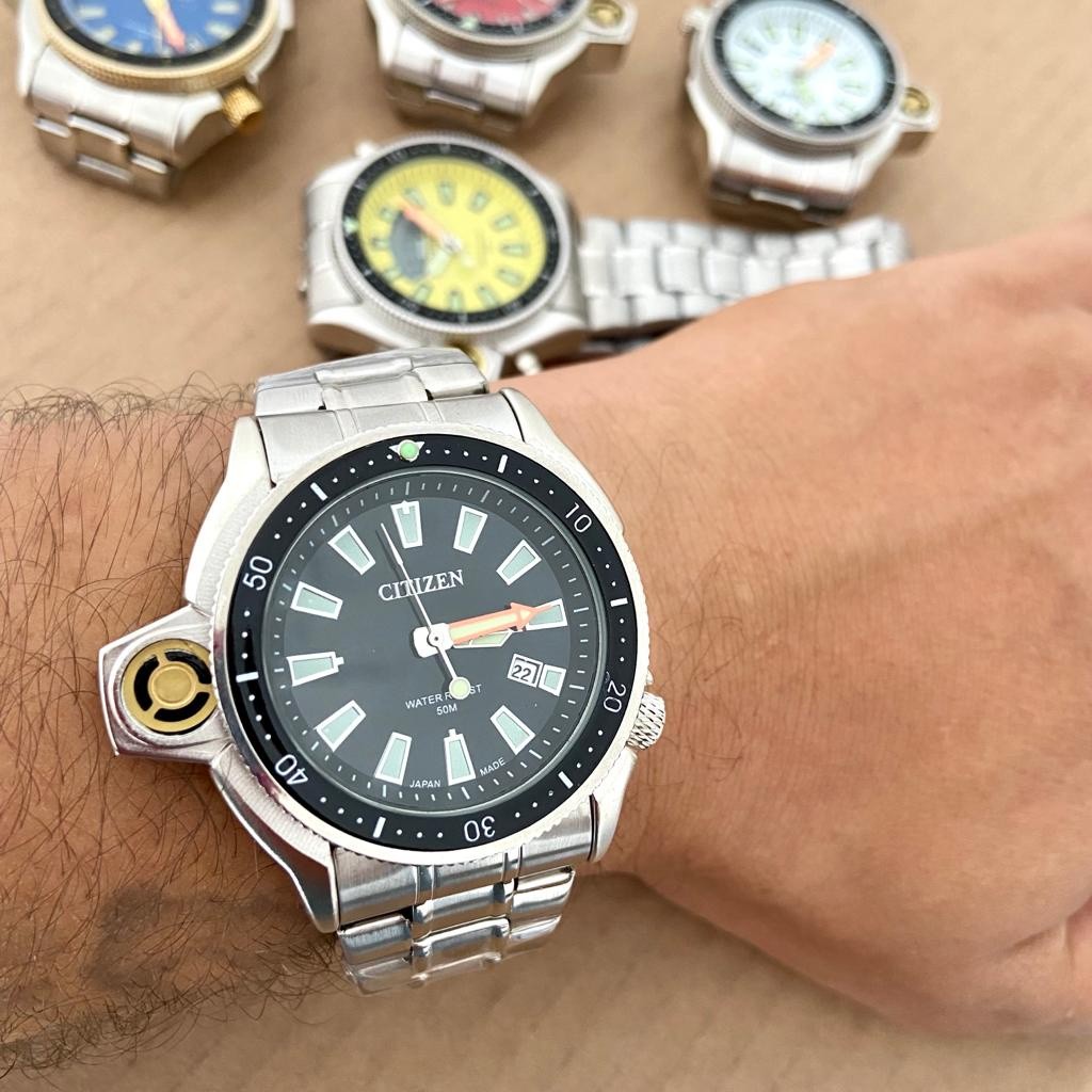 Relógio Aqualand Pesado Pulseira Metal - A prova D'água