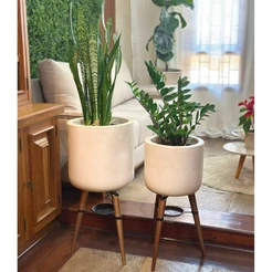 Kit 2 Vasos Para Plantas e Decoração com Tripé de Madeira