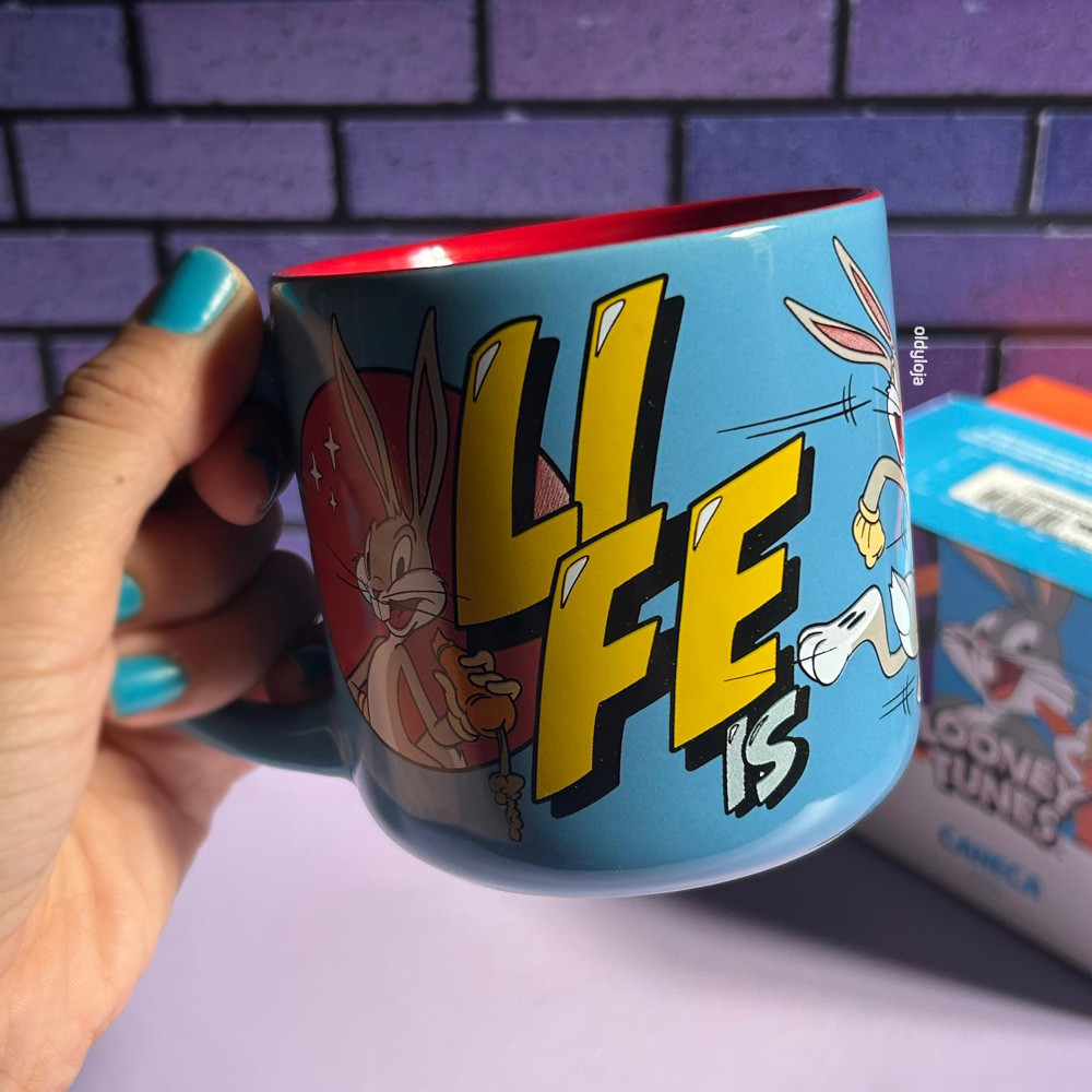 Caneca Looney Tunes Pernalonga Life is Good Cerâmica 400ml Licenciada Presente