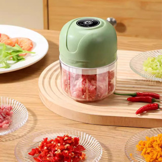 Mini Processador Elétrico de Alimentos Portátil com 3 lâminas de aço inox USB 250ml em Oferta na Shopee