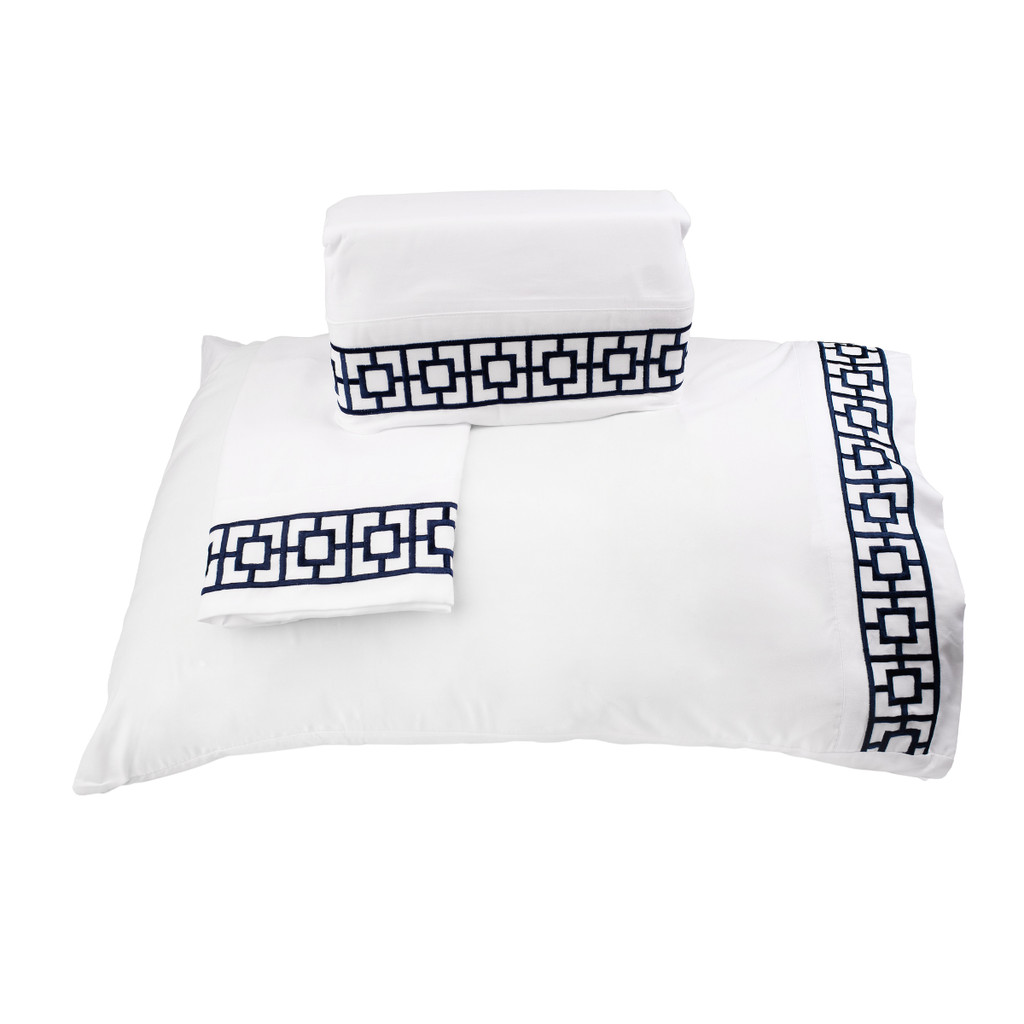 Jogo Lençol Casal\Queen\King 4 Peças Platinum 200 Fios Percal Bordado Inglês Super Macio C/ Elástico em Oferta na Shopee