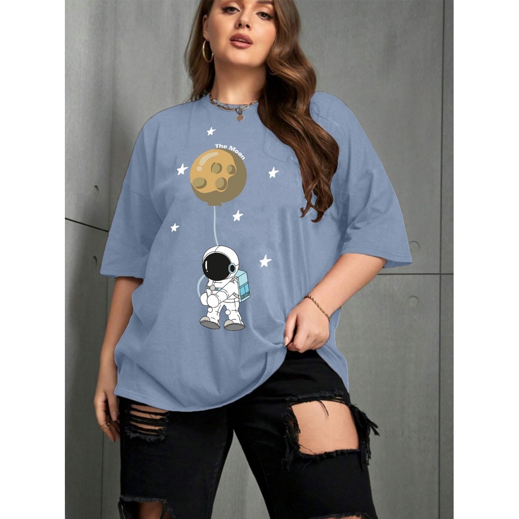 Camiseta Astronauta Balão Lua Streetwear Feminina Estilo Aesthetic Estampada Desenho Blusa Oversized
