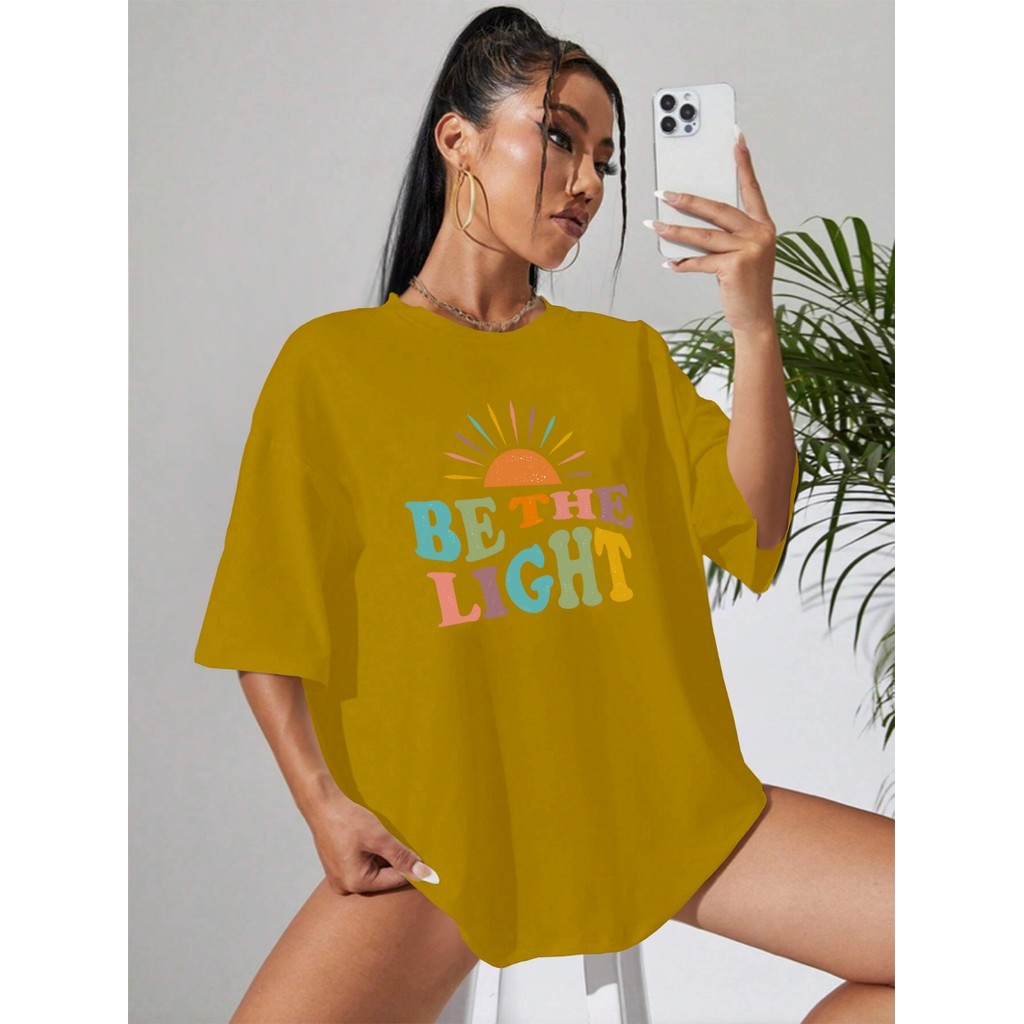 Blusa Estampa Be The Light Confortável Moderna Divertida Costa Lisa Moda Gringa Oversized Larga