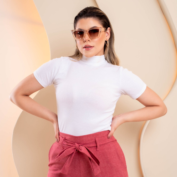 Blusa Feminina Gola Alta Canelada