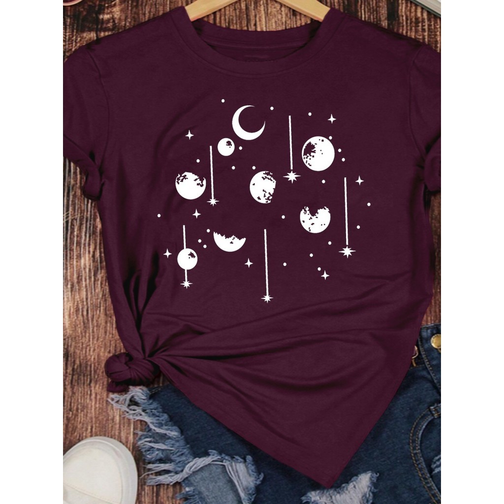 Camiseta Oversized Feminina Larga Academia Estampada Céu Lua Estrelinhas Universo Blusa Old School