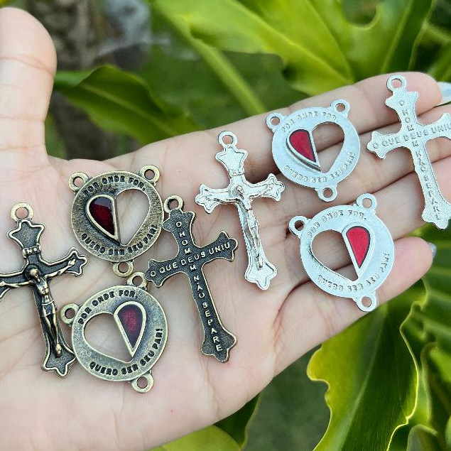 2 Pingente Entremeio + 2 Pingente Crucifixo p/ Terço de Casal kit para montagem de terço casal. em Oferta na Shopee