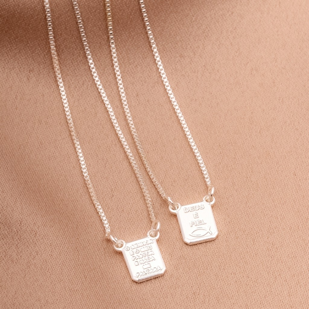 Escapulário Minimalista Prata 925 Banhado, Elegante e Delicado para Uso Diário