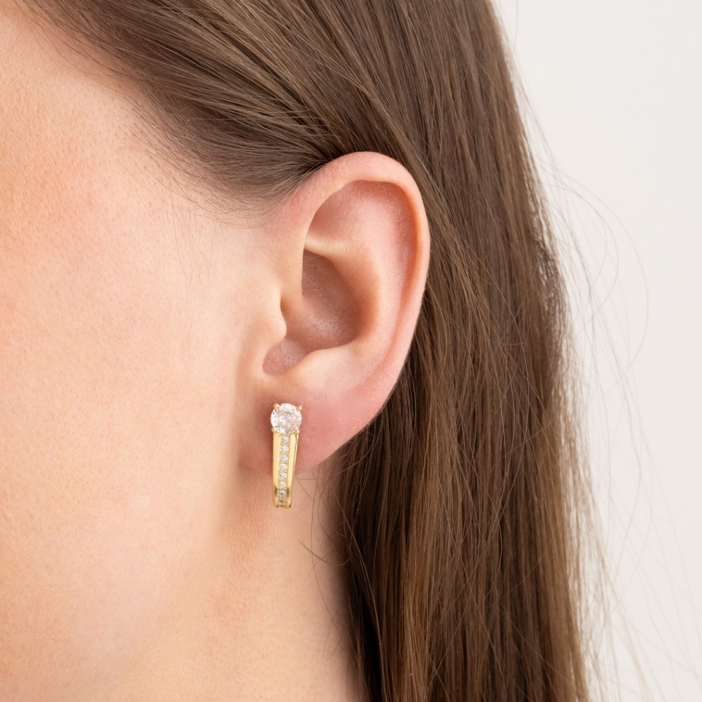 Brincos Delicados Dourados Design Moderno Com Pedra Central Redonda Semijoia Banhado A Ouro 18k