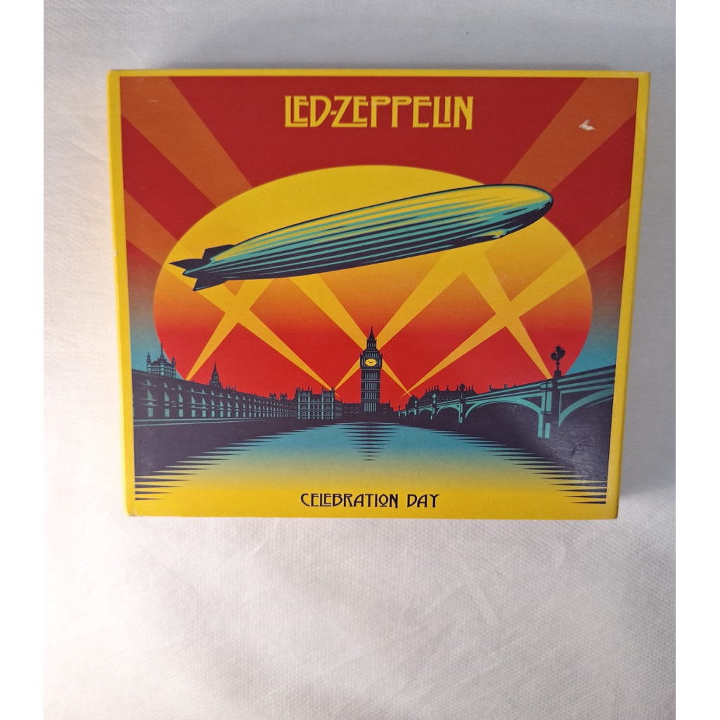 DVD Coleção Led Zeppelin Celebration Day  - 1 DVD e 2 CD´s editora Dick Carruthers