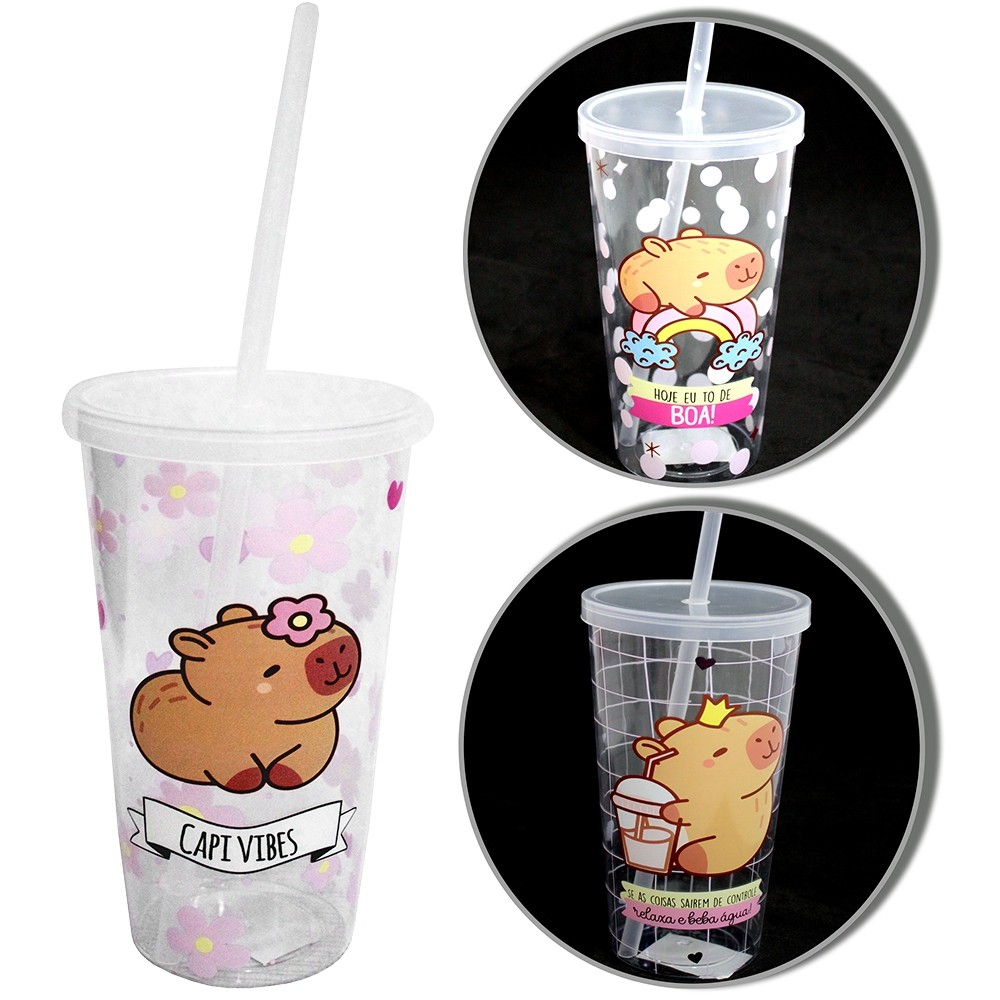 Copo Capivara com Tampa e Canudo plástico 640ml  Fofo e Funcional