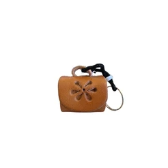 Chaveiro Lembrancinha Mini Mala De Couro - Caramelo - 3x3cm - 1 unidade - Rizzo