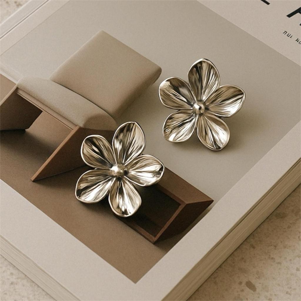 Brinco Flor Banhado Ródio Branco Prata em Oferta na Shopee