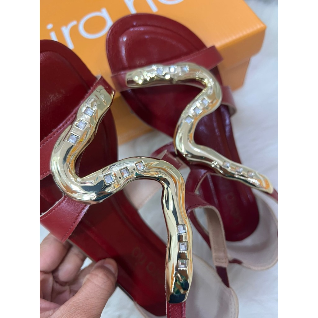 SANDALIA RASTEIRA CAMILA QUEIROZ ENFEITE DOURADO COBRA VERMELHO CHERRY BEIRA RIO 8367.873