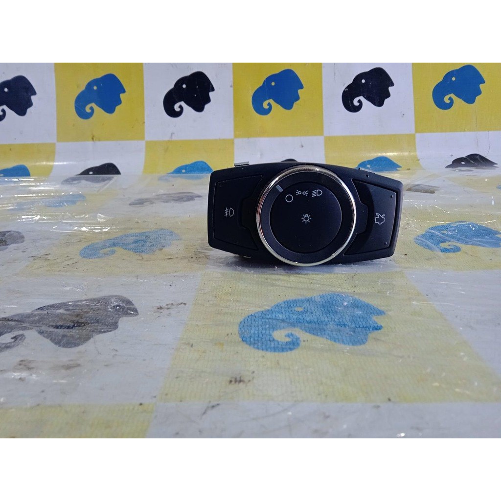 Botão Interruptor Farol Porta Malas Ford Ka 2015 16 17