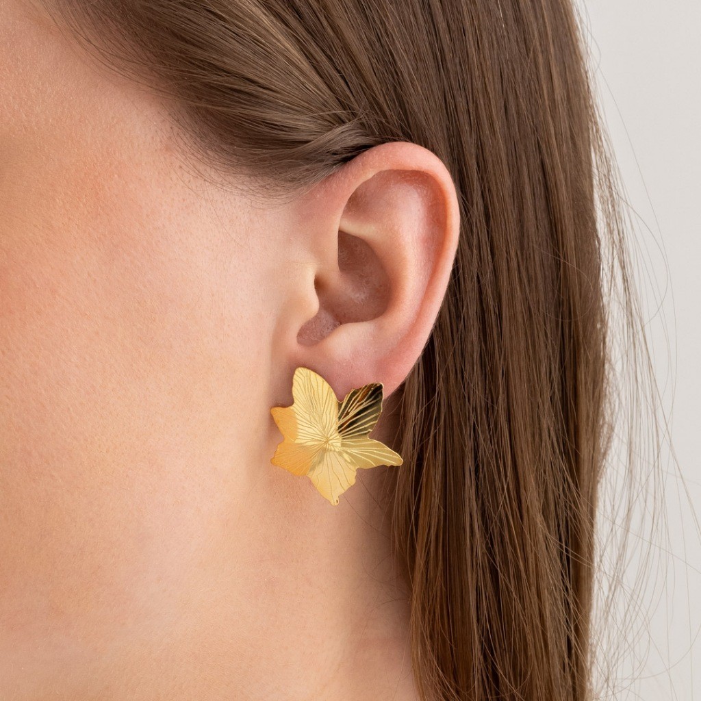 Brinco Feminino Folha Tropical Dourada Texturizada Semijoia Banhada a Ouro 18K com Garantia