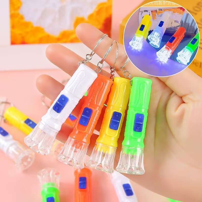 10pcs Mini luz chaveiro pequena lanterna LED lanterna de plástico colorido luminoso brinquedo pequeno das crianças