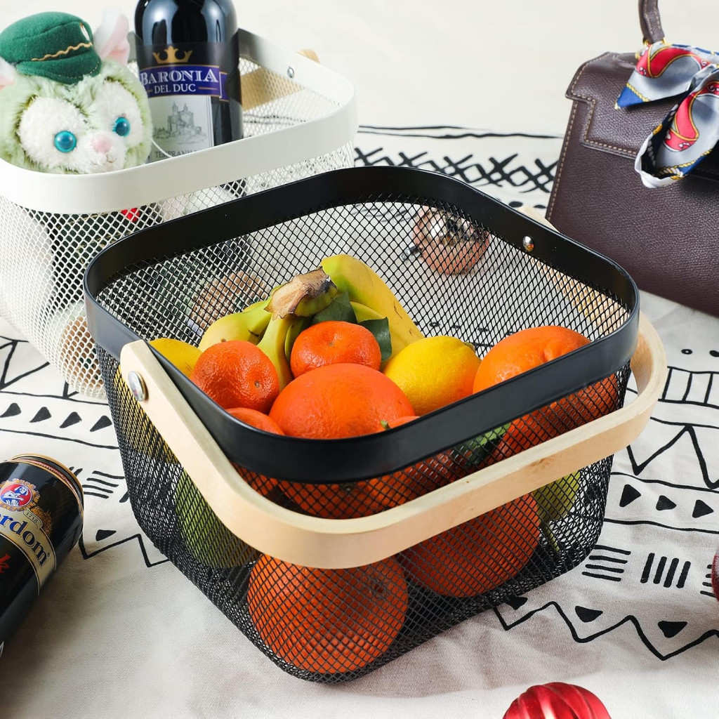 Cesto Fruteira Multiuso Para Frutas, Legumes e Decoração em Metal com Alça de Bambu