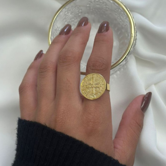 Anel Religioso São Bento Medalha Ajustável Banhado a Ouro 18k