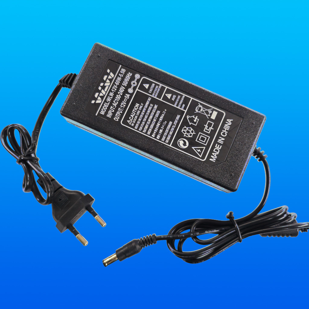 Fonte de Alimentação 12V 60W 5A com Pino P4 5.5mm x 2.1mm