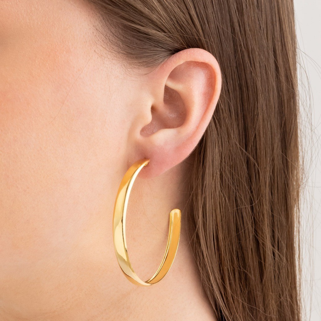 Brinco Minimalista Argola Fio Quadrado Folheado a Ouro 18k