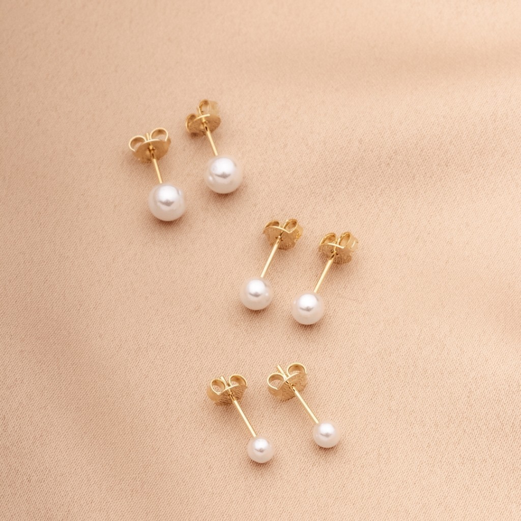 Trio de Brincos Elegante em Dourado com Bolinha de Pérola, Semijoia Banhada a Ouro 18k com Garantia