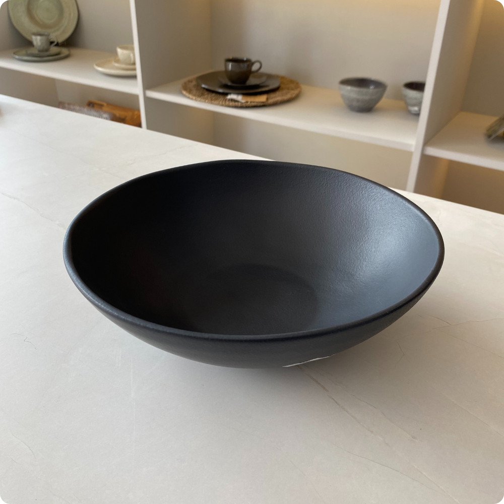 Tigela Média Orgânico Stoneware Preto Matte 1961ml Porto Brasil — imagem 2 de 2