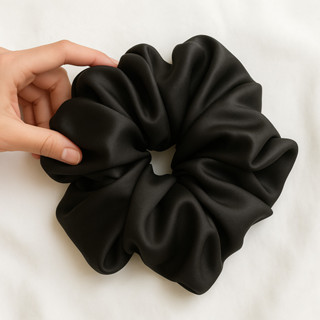 Scrunchie de Cetim Grande Xuxa de Cetim Seda - Elástico para Cabelo - Xuxinha Extra Grande em Oferta na Shopee