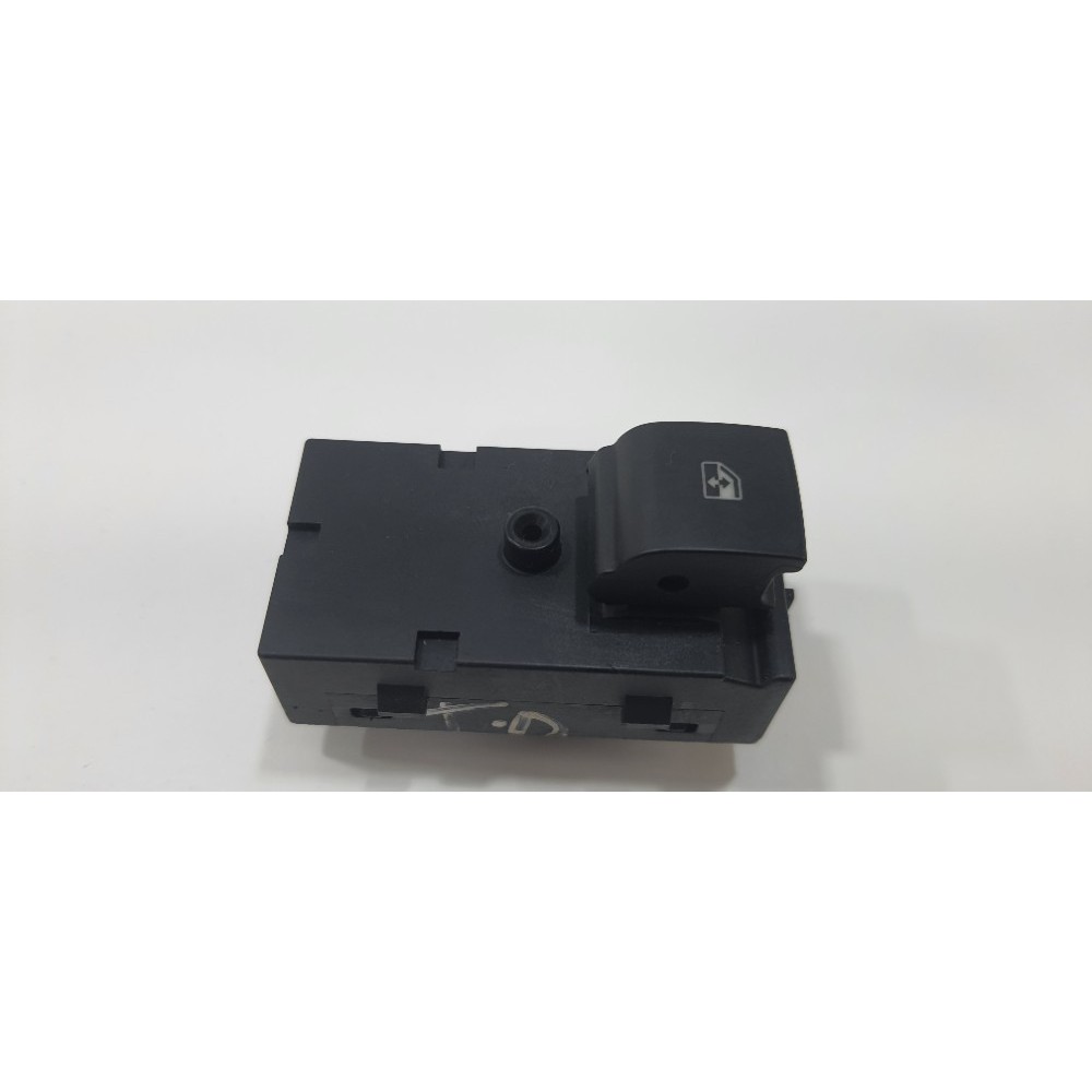 Botao Vidro Tras Direito Gm Onix Activ 1.4 2018 20792535