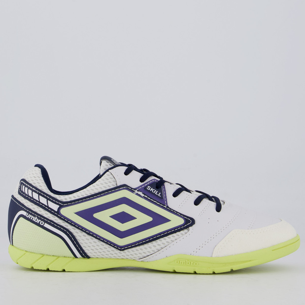 Chuteira Umbro Skill Futsal Branca e Marinho em Oferta na Shopee