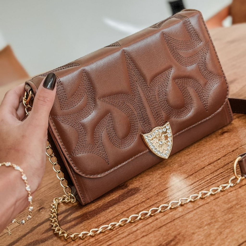 Bolsa Feminina Country Premium com Alça de Corrente e Fecho Luxuoso em Oferta na Shopee
