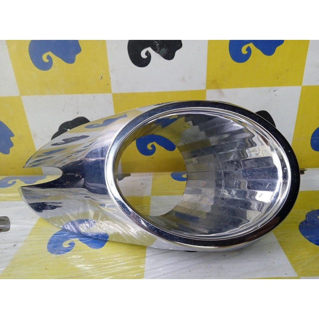 Moldura Farol De Milha Esquerdo Cromada Palio Siena 2008-12 