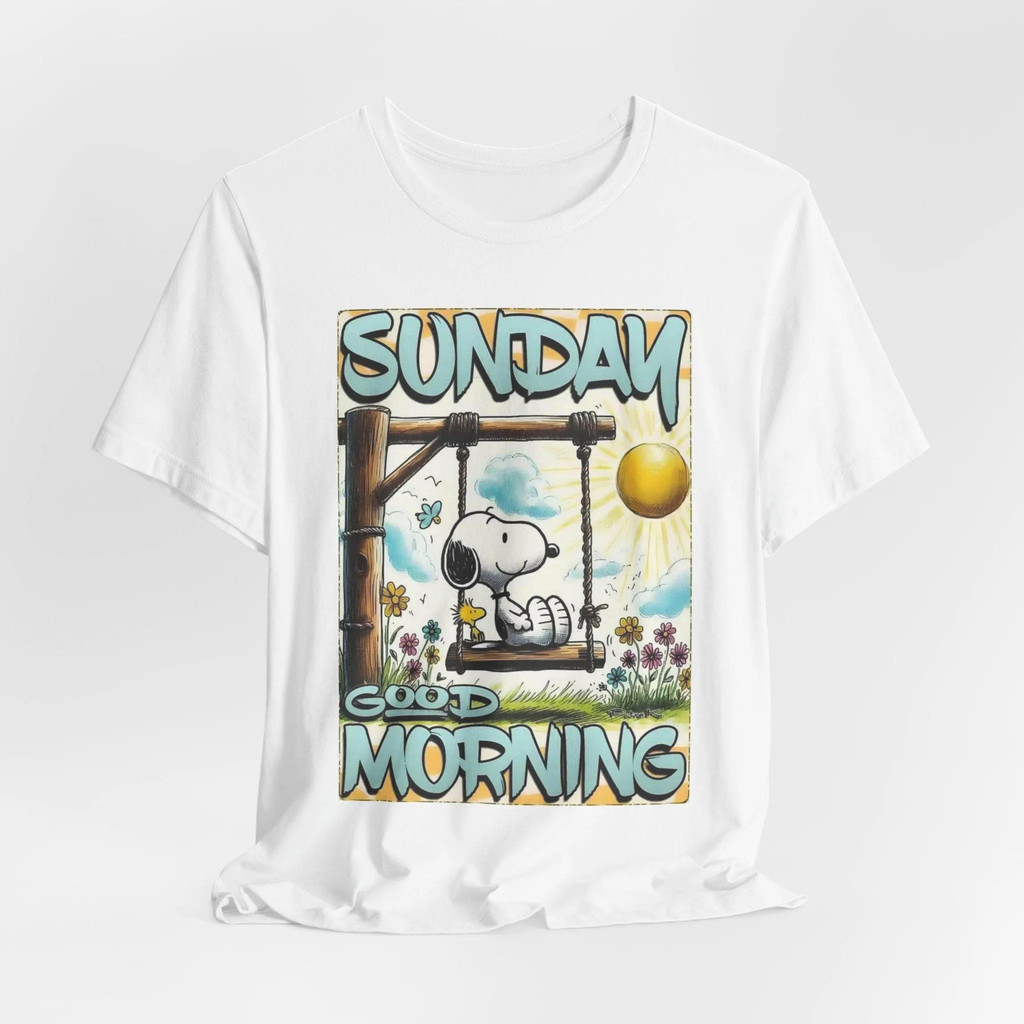 [Camiseta Premium Algodão Puro]LA Plus Snoopy 'good Morning Sunday' Tee - Relaxed Vibe, Perfect Gift for Snoopy Fans, Su