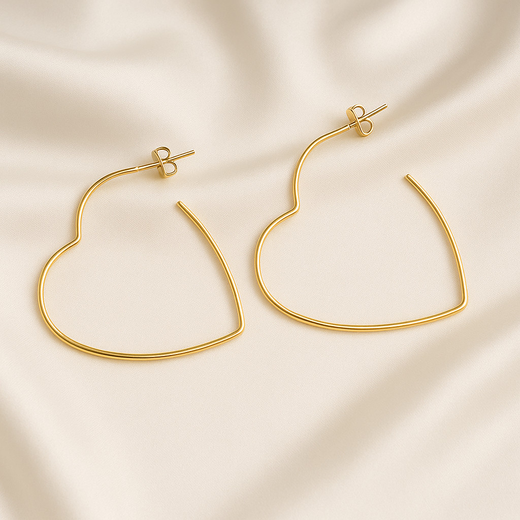 Brinco Argola Coração Dourado Minimalista Leve e Estiloso Para o Dia a Dia Banhado a Ouro 18K