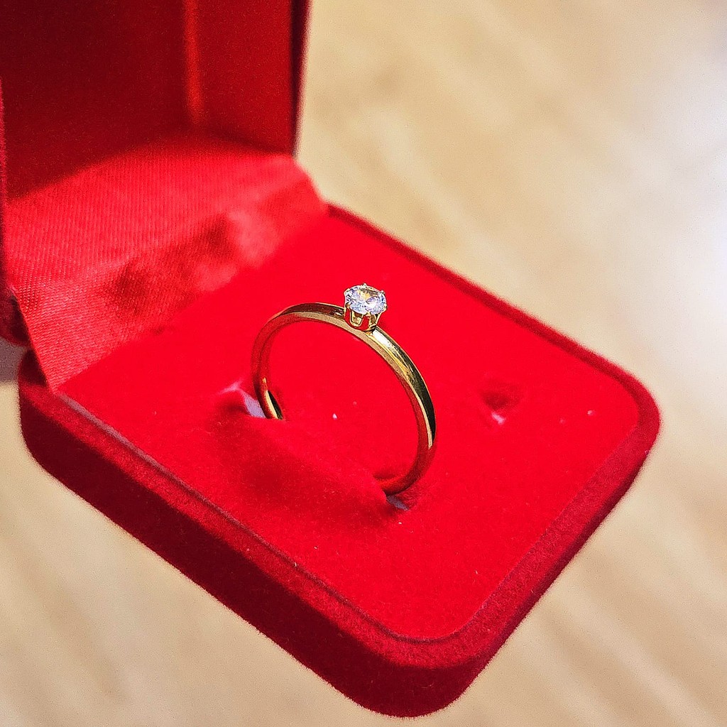 Anel Solitário com Pedra Zircônia de 4mm Banhado prata 925 e ouro 18k + Caixinha em Oferta na Shopee