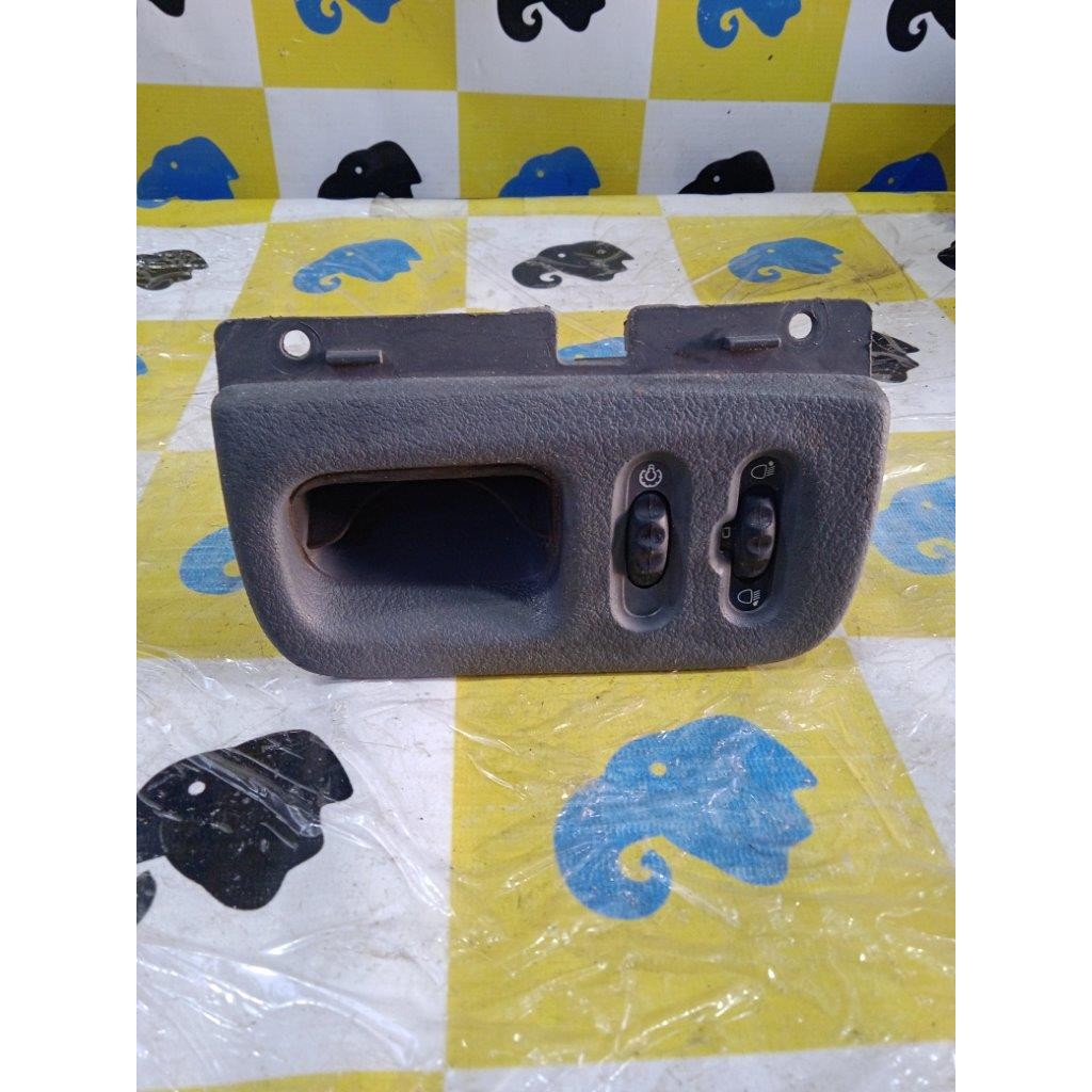 Moldura Com Botão Reostato E Regulagem Farol Renault Scenic