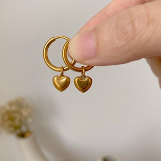 Ht Brincos de aço titânio sem desbotamento Brincos de amor sem desbotamento Fêmea Doce de aço inoxidável Fivelas de orelha em forma de coração em forma de círculo Não alerg
