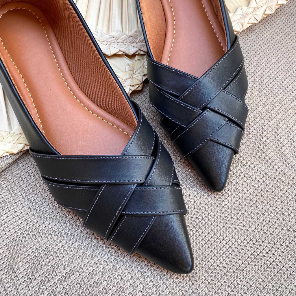 Sapatilha Beatriz Com Tiras Preta