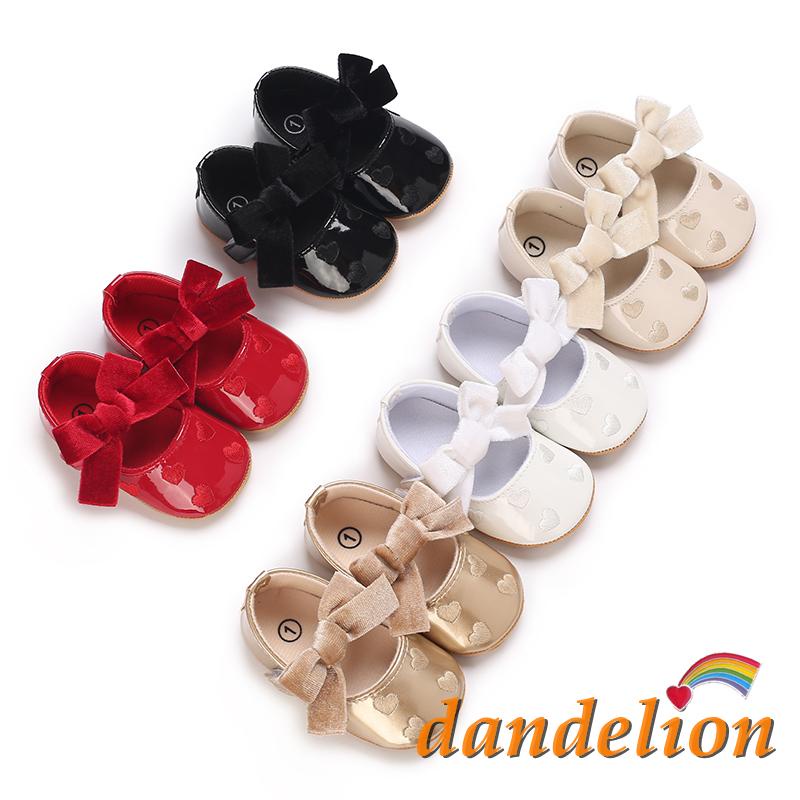 Sapatinhos Planos de Couro PU para Bebês Meninas com Padrão de Coração e Laço, Macios e Fofos
