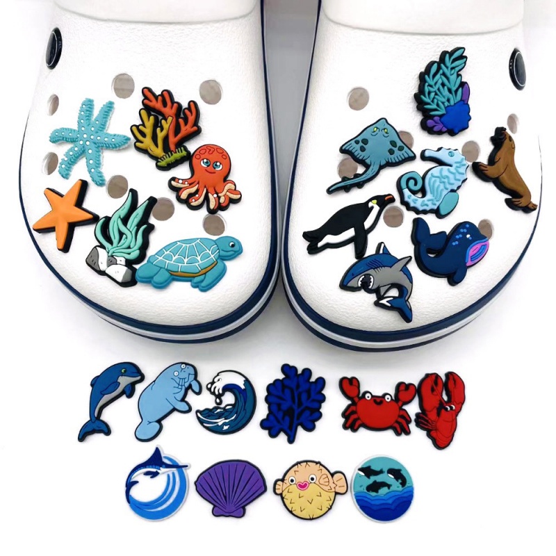 Encantos de sapatos de decorações de peixe acessórios de PVC com botão e sandálias pinos de pingente com presentes